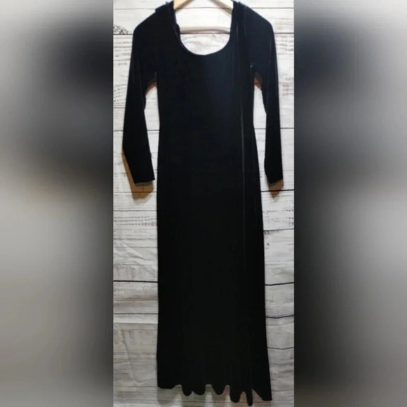 Nightway Velvet Dress in Black Velvet size 6 Vintage Formal Maxi Witchy Goth - Picture 2 of 6